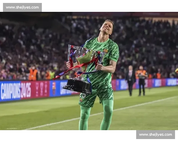 霍安 - 加西亚：巴萨新防线的沉默领袖