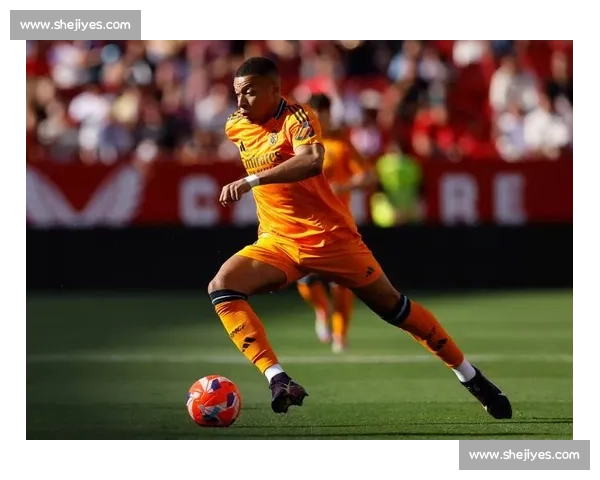 姆巴佩父亲现身亚特兰大看台，巴黎 4-0 屠杀迈阿密引转会遐想