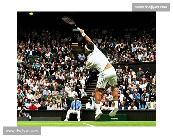 曼联 7 号传奇跨界赋能！德雷珀携红魔战袍剑指温网