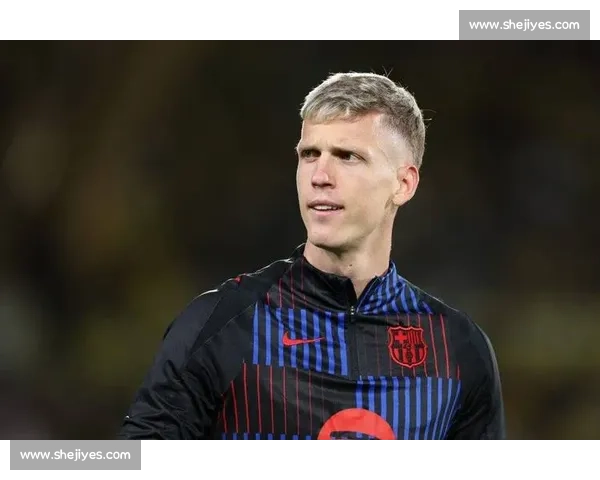 度假同框引热议！奥尔莫与迪亚斯伊维萨岛合影暗藏转会玄机？